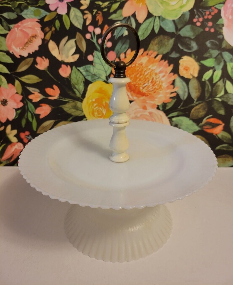 1930's-40's Mac-Beth Evans Petalware Monax Tid-Bit Dessert Handled Tray