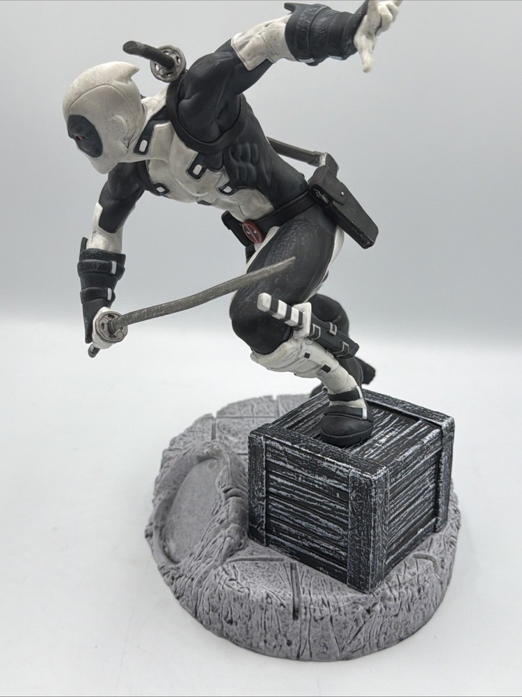 Marvel Deadpool X-Force Alter Ego Statue Figure Black NO KEYCHAIN