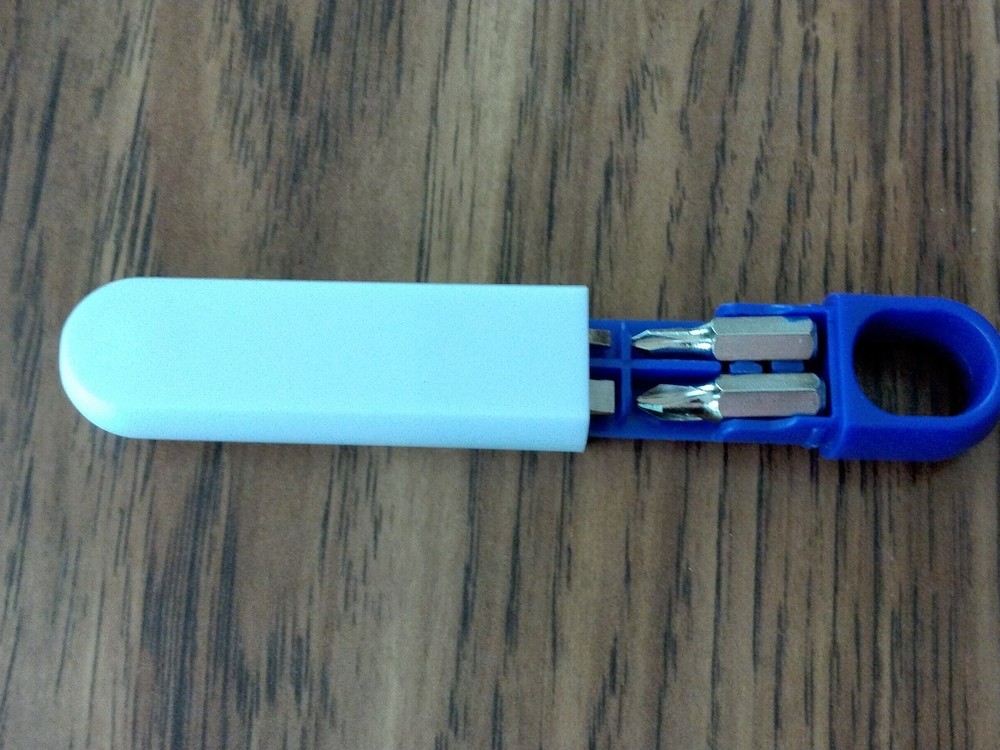 Key Chain Screwdriver Set 2 Flathead 1/8" & 3/16" Wide Bits And PH1&PH2 Phillips