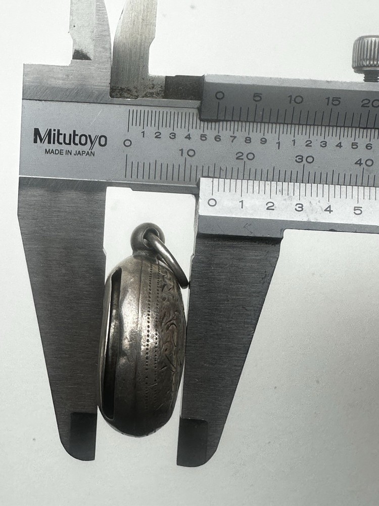 Antique Solid Silver Hallmarked Sovereign Single Side Opening Case