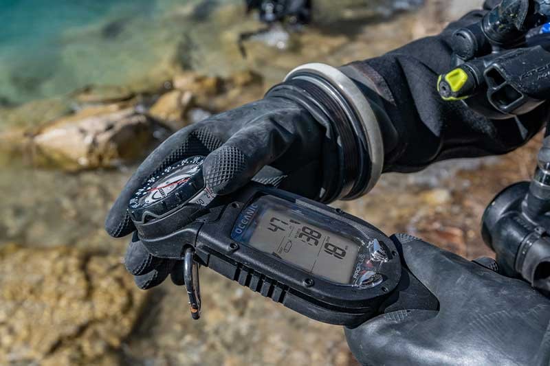 Oceanic Pro Plus 4.0 w/compass