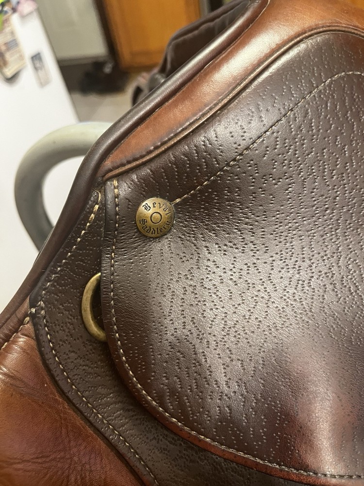 BEVAL SADDLE - 17” - MEDIUM TREE - TREE AND LEATHER IN PERFECT CONDITION!