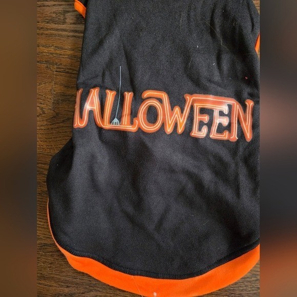 New HYDE & EEK! Medium Halloween Sweatshirt