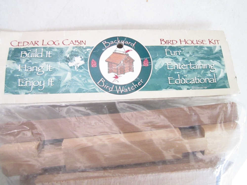 CEDAR LOG CABIN BIRD HOUSE