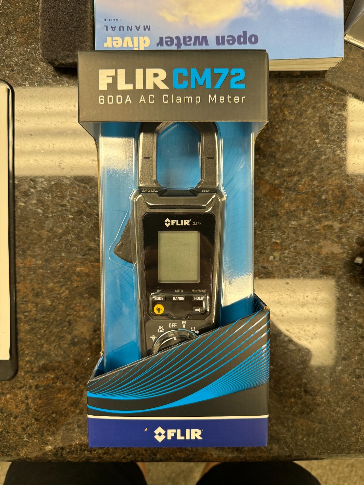 Brand new FLIR CM72 600A True RMS Commercial AC Clamp Meter Factory sealed USA