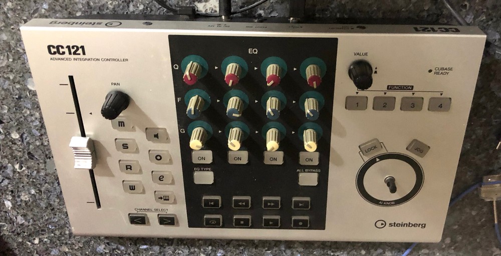 Silver Steinberg CC121 USB Controller Advanced Integration Controller