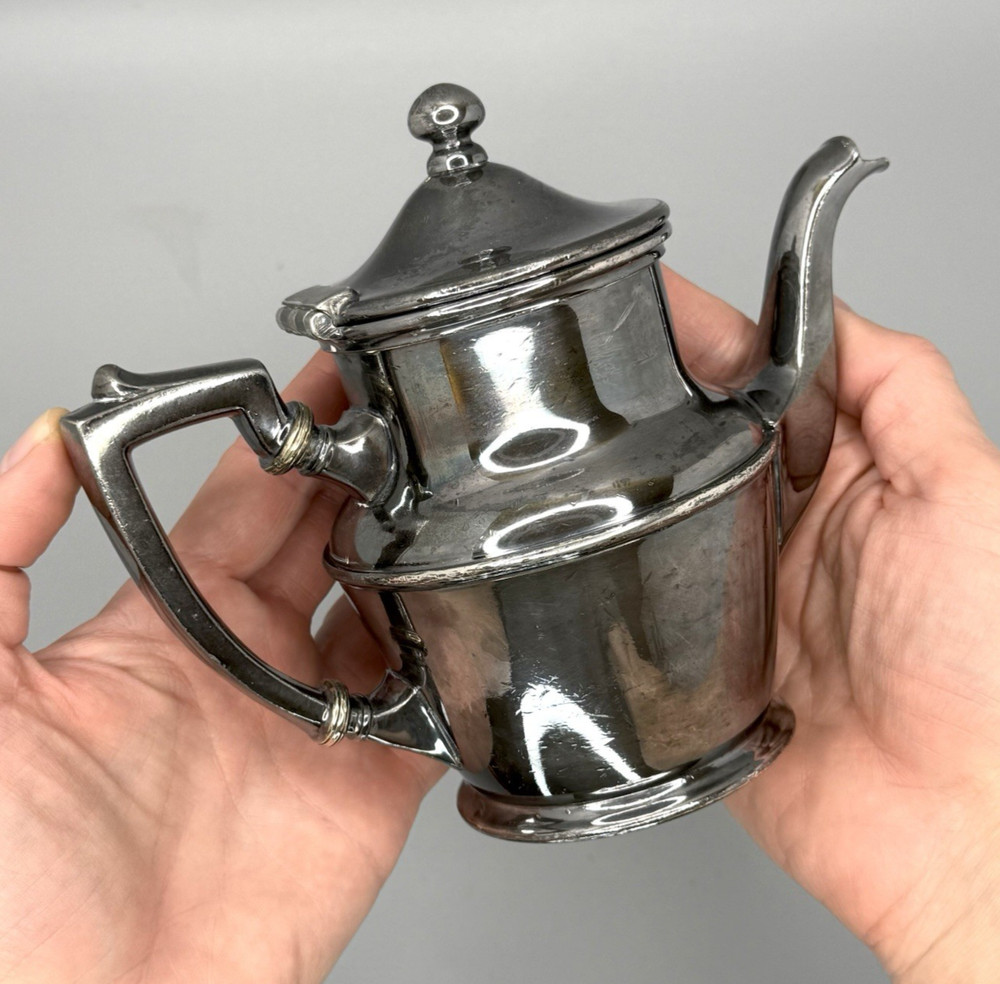 ⭕️ VINTAGE MERIDEN B CO SILVERPLATE TEAPOT 16 OZ SMALL