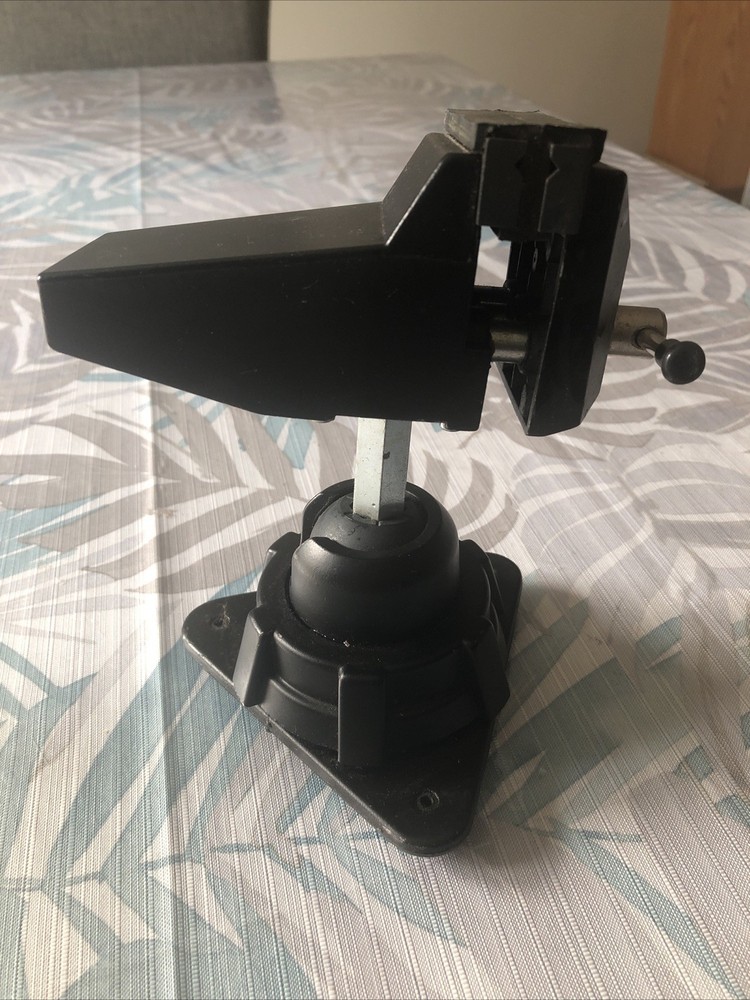 Dremel D-Vise #2214, Swivels