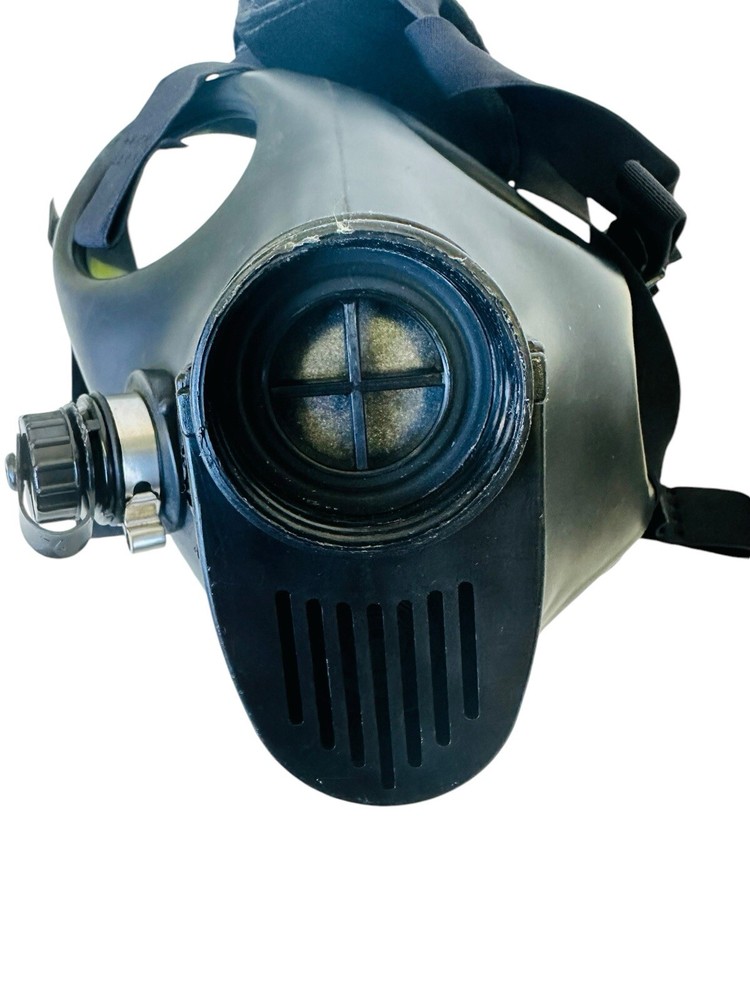 Black Gas Mask With Used Filter Pre-owned