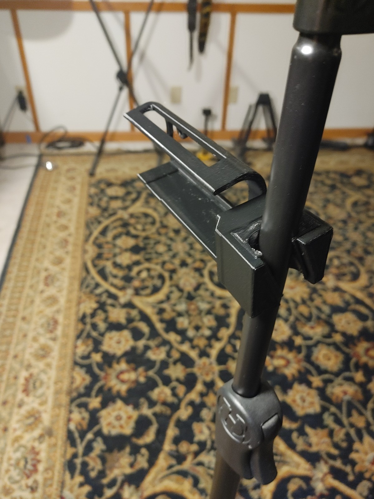 Zoom V3 Vocal Processor Microphone Stand Quick Mount
