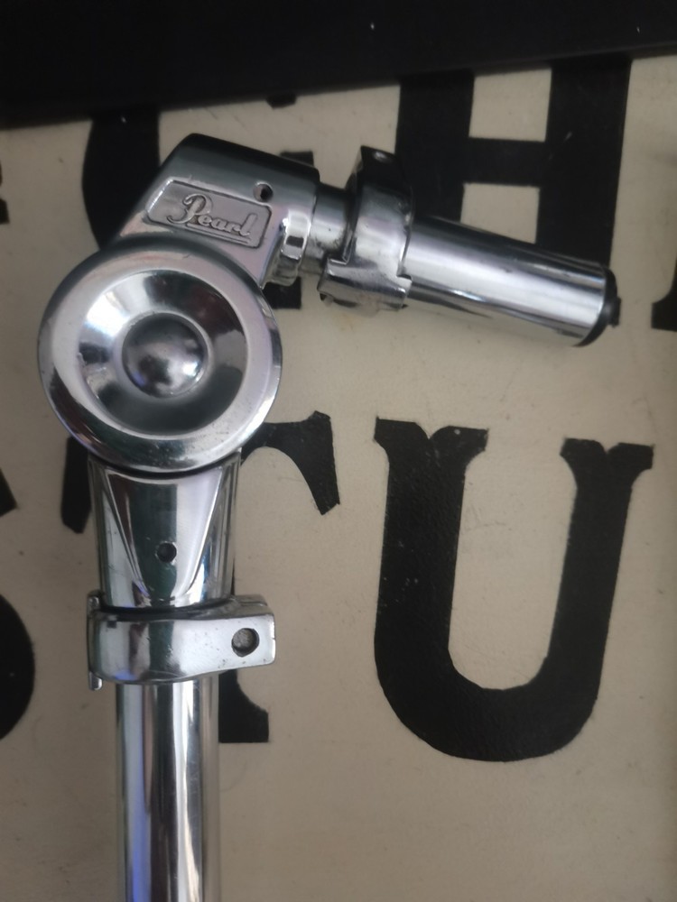 Pearl long stem short throw tom mount/holder