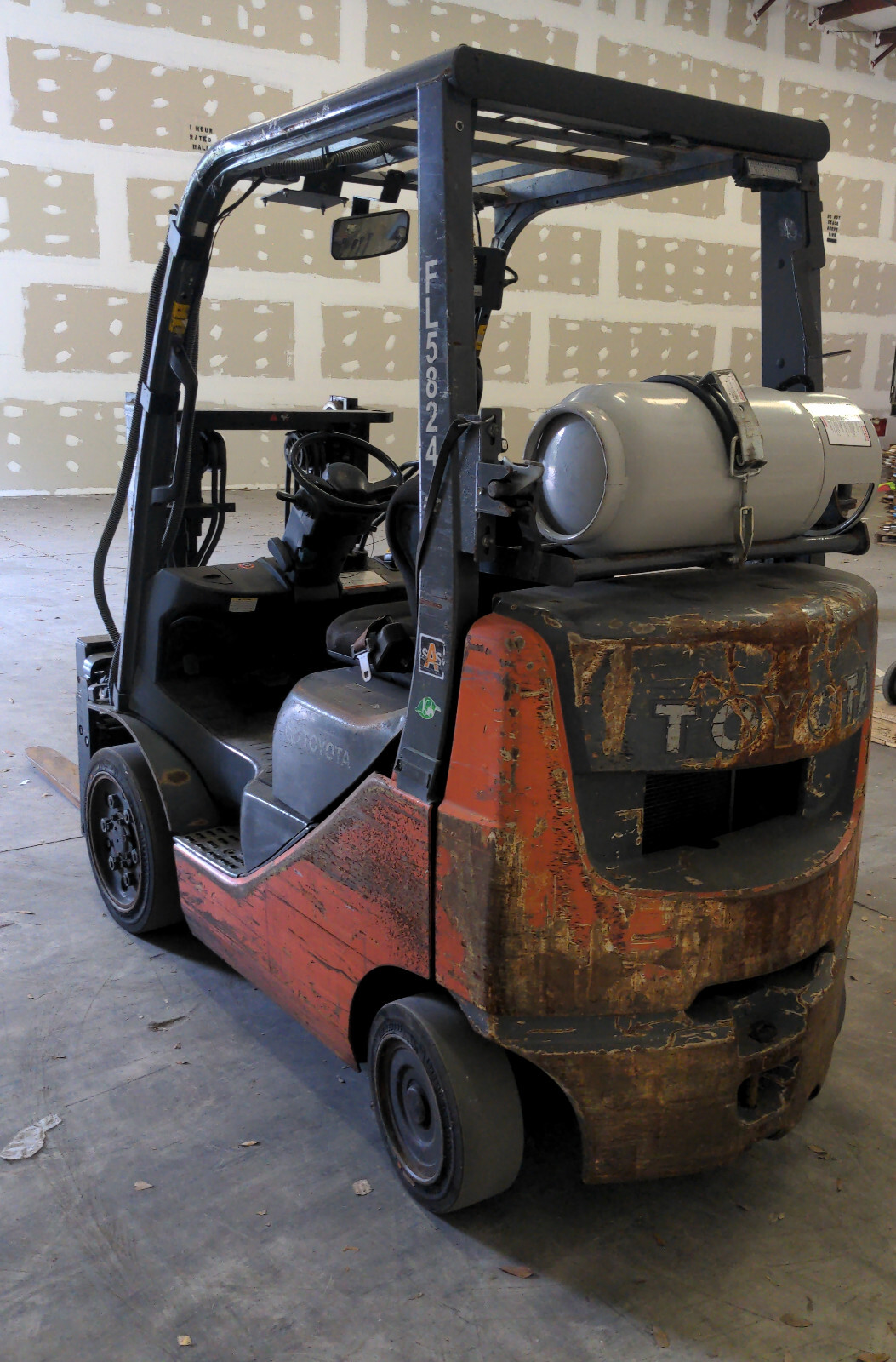 2012 Toyota Forklift 8FGCU20 4,000#, 4000# Cushion Tired Forklift
