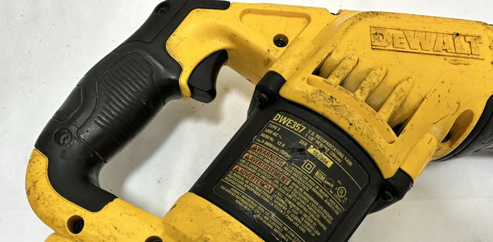 Dewalt Compact Variable Speed Recipocating Saw DWE357 MADE IN THE USA