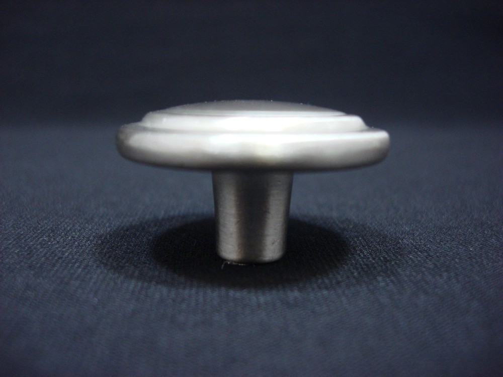 50 Threshold 1 ¼” Round Knobs Satin Nickle Finish Knob 00010211737 (No Box/ Pkg)