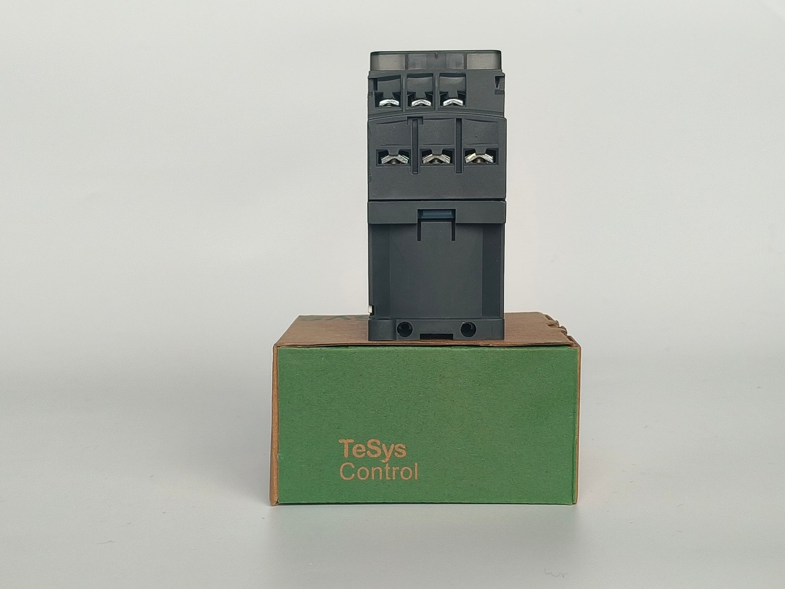 LC1D09BD Schneider New Contactor: 3 phase 3 NO, 24VDC coil, US In-Stock