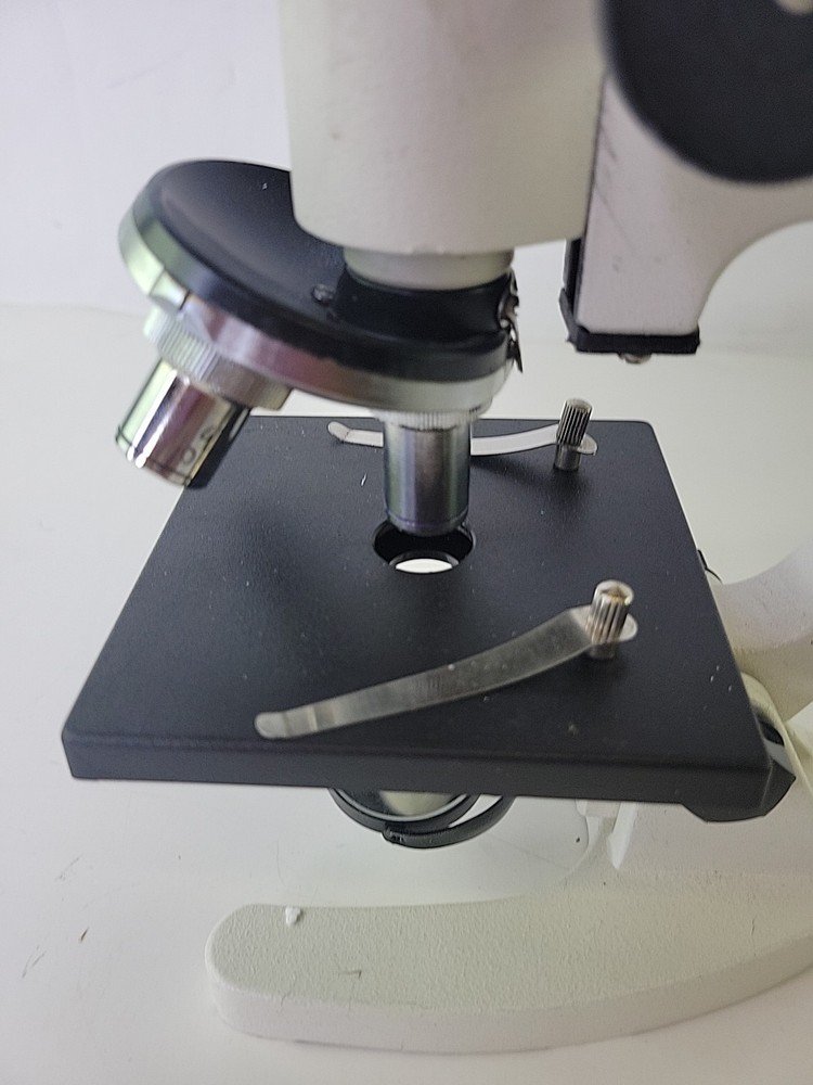 Vintage Student Microscope Eyepiece 4X 10X 40X Objectives