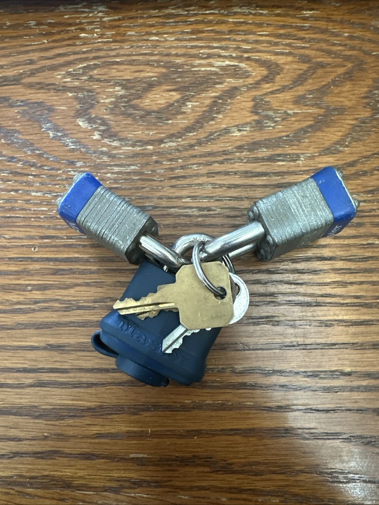 Master Lock Padlocks with 3 keys