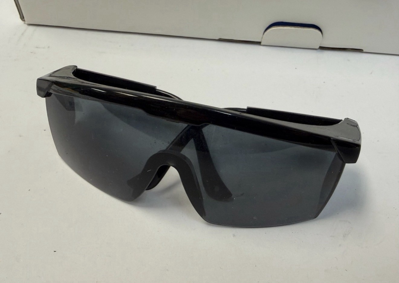 Kernel KN-4003 Narrowband UVB Phototherapy Lamp Dermatology Light w/ Goggles