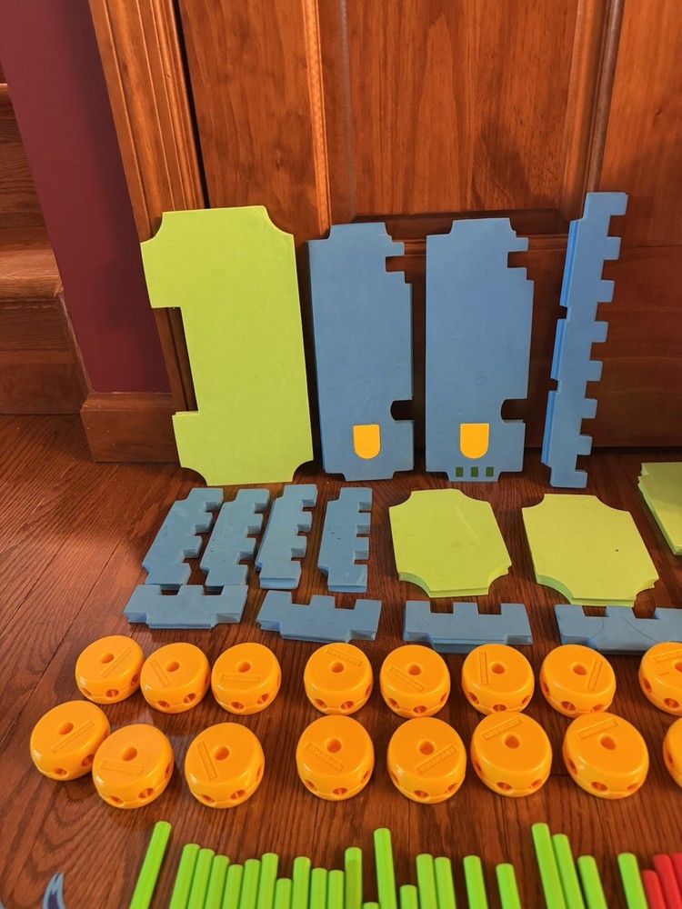 Superstructs Castle Set #0402 INCOMPLETE SET