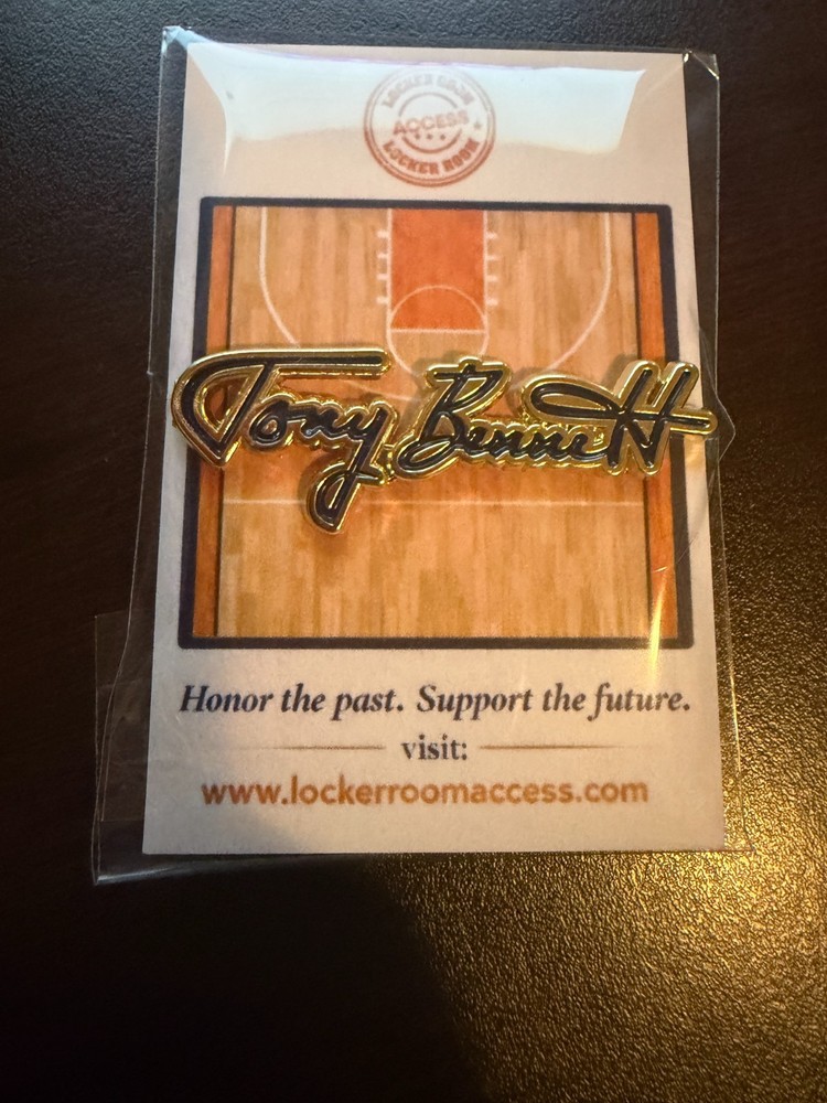 Limited edition VIP Tony Bennett court pin 2 inches Virginia UVA