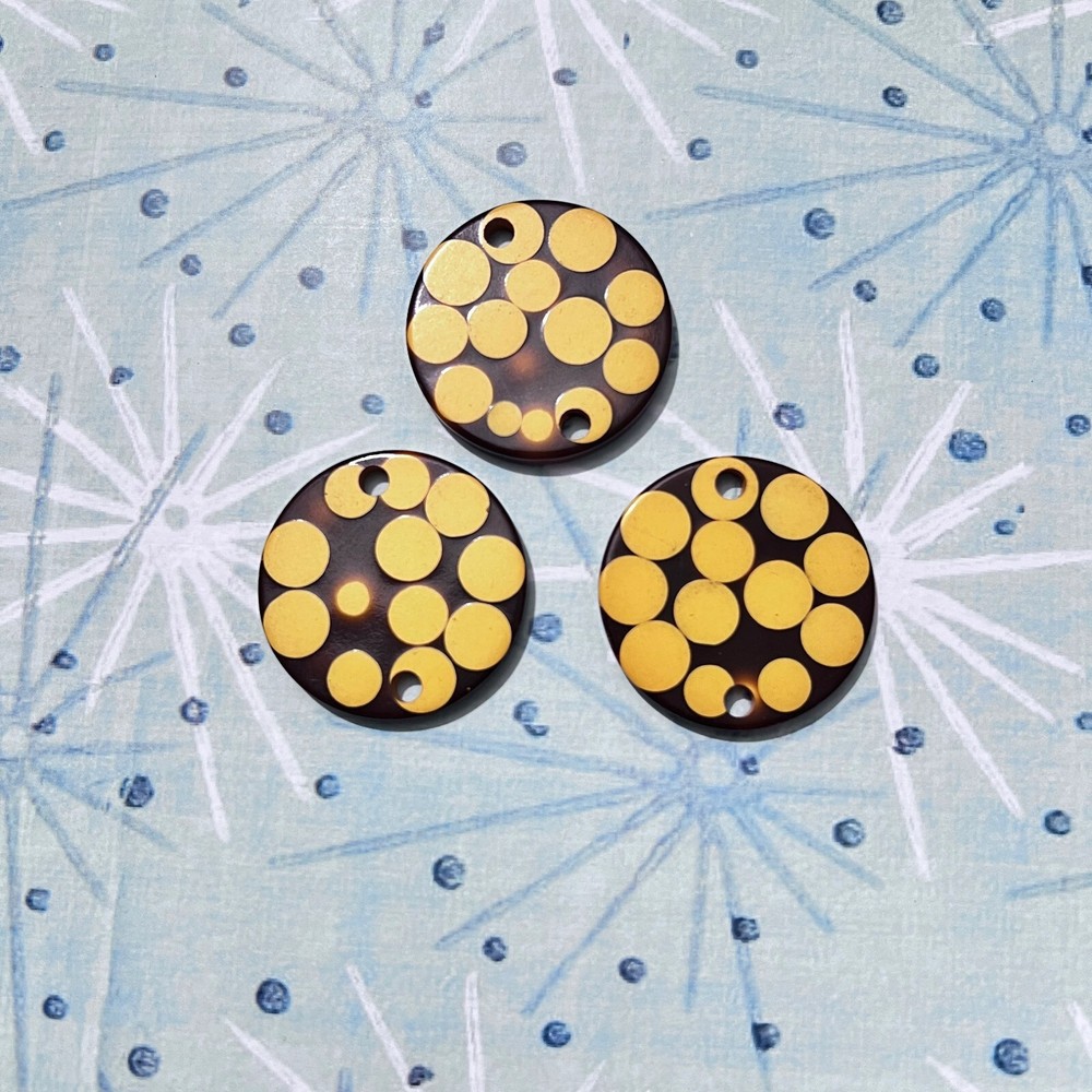 One Vintage Random Dot Bakelite Discs, Injected Bakelite Dot Disc