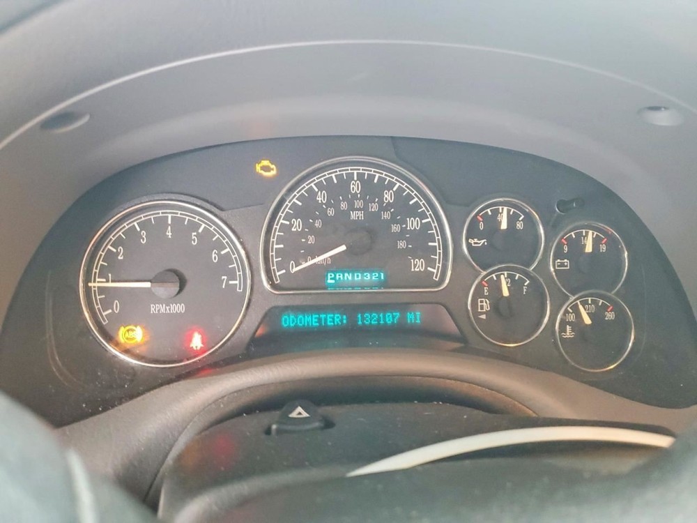 RAINIER 2005 Glove Box 4993668