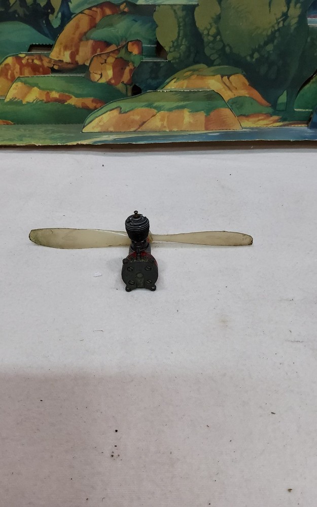 COX THIMBLEDRONE PEE WEE .020 ENGINE WITH PROP