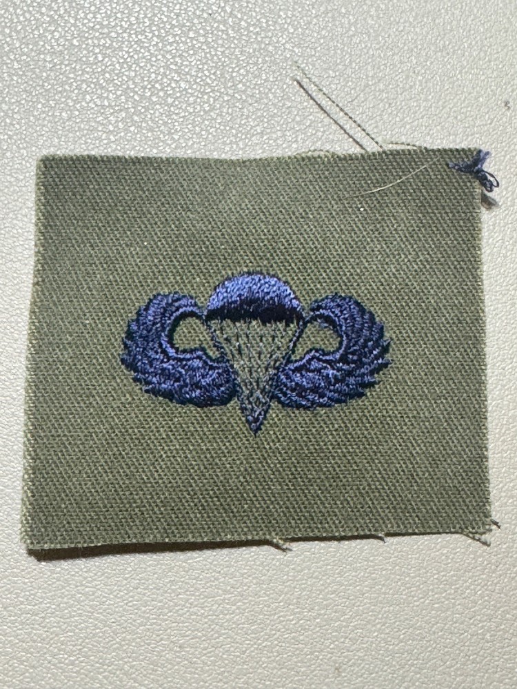🇺🇸 USAF Basic Paratrooper Wings Patch – OD Green Cut-Edge