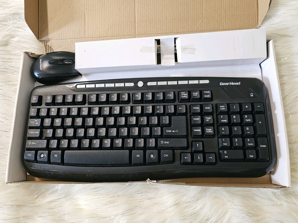 Gear Head Keyboard With Mouse TESTED FOR POWER ON ONLY.