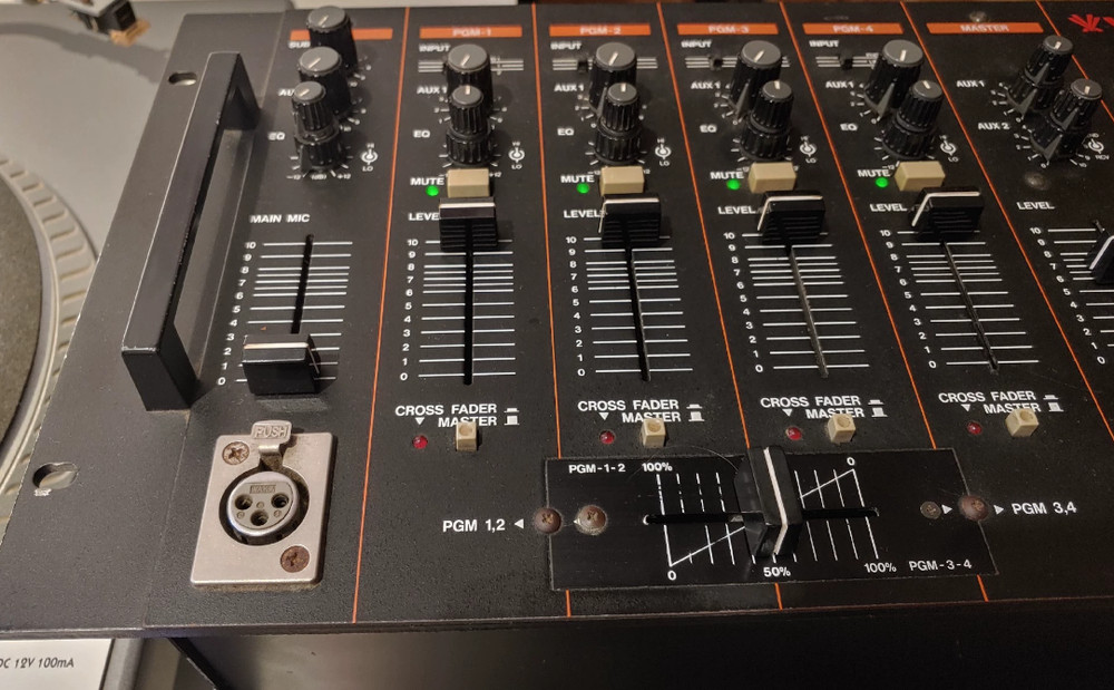 1pcs Vestax PMC 30 Mixing Console