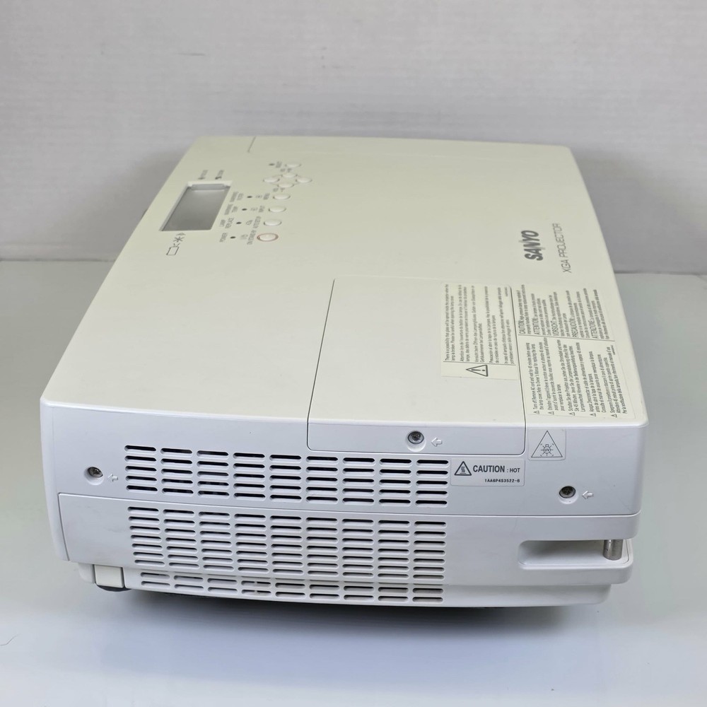 Untested Sanyo PLC-XC56 XGA projector