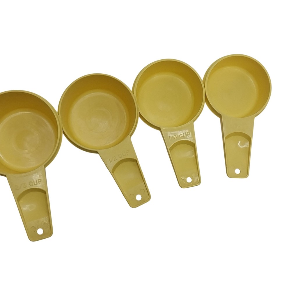 Tupperware Vintage Yellow Plastic Nesting Measuring Cups Retro