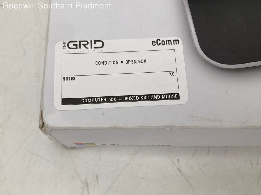 Microsoft Wireless 3050 Desktop Keyboard and Mouse Bundle - Open Box