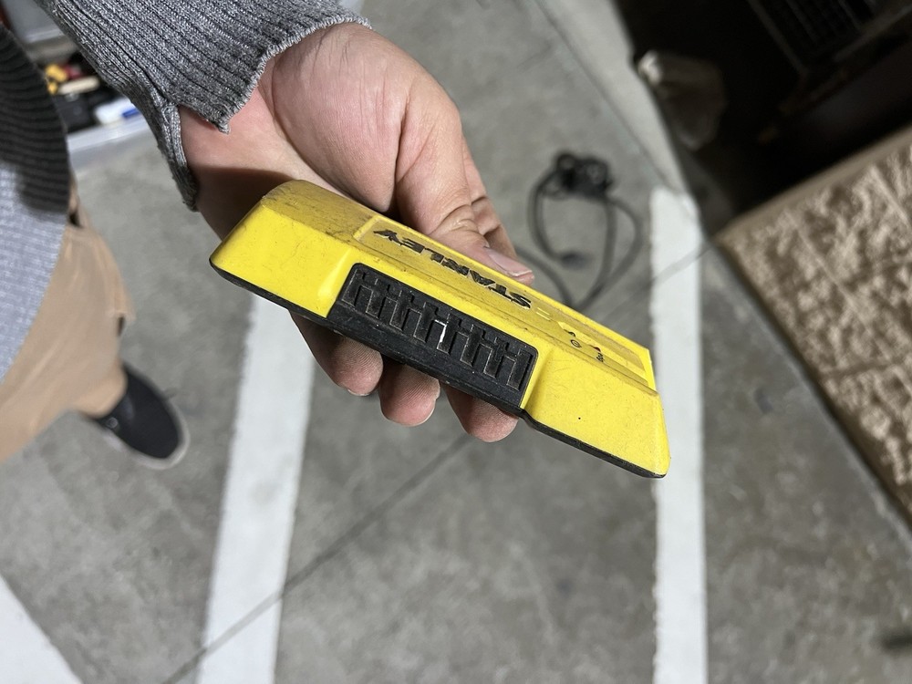 Stanley Stud Finder 77-050 Advanced Stud Sensor
