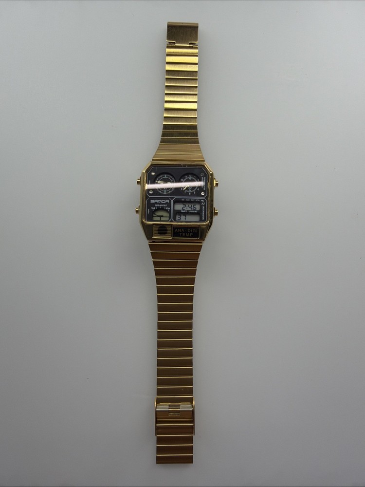 Multifunctional Watch with Temperature Display