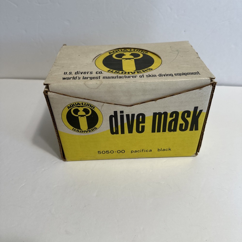 Vintage US Divers Aqua-Lung Tempered Glass Oval Face Mask