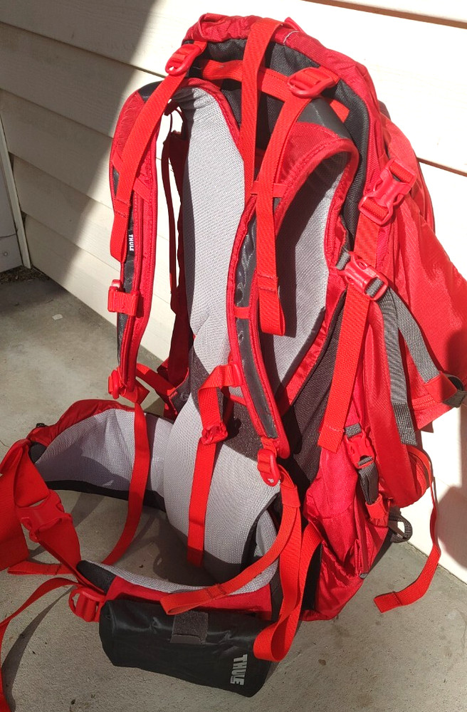 Thule Versant 60 Hiking Backpack Red