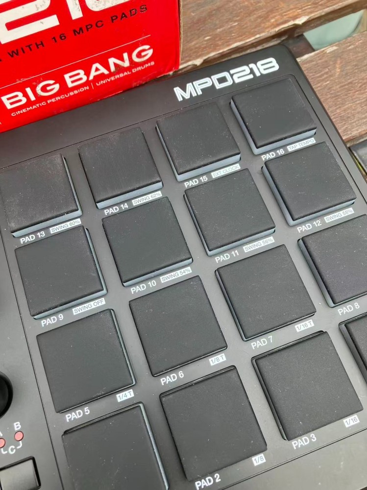 akai professional mpd218 midi pad controller tested