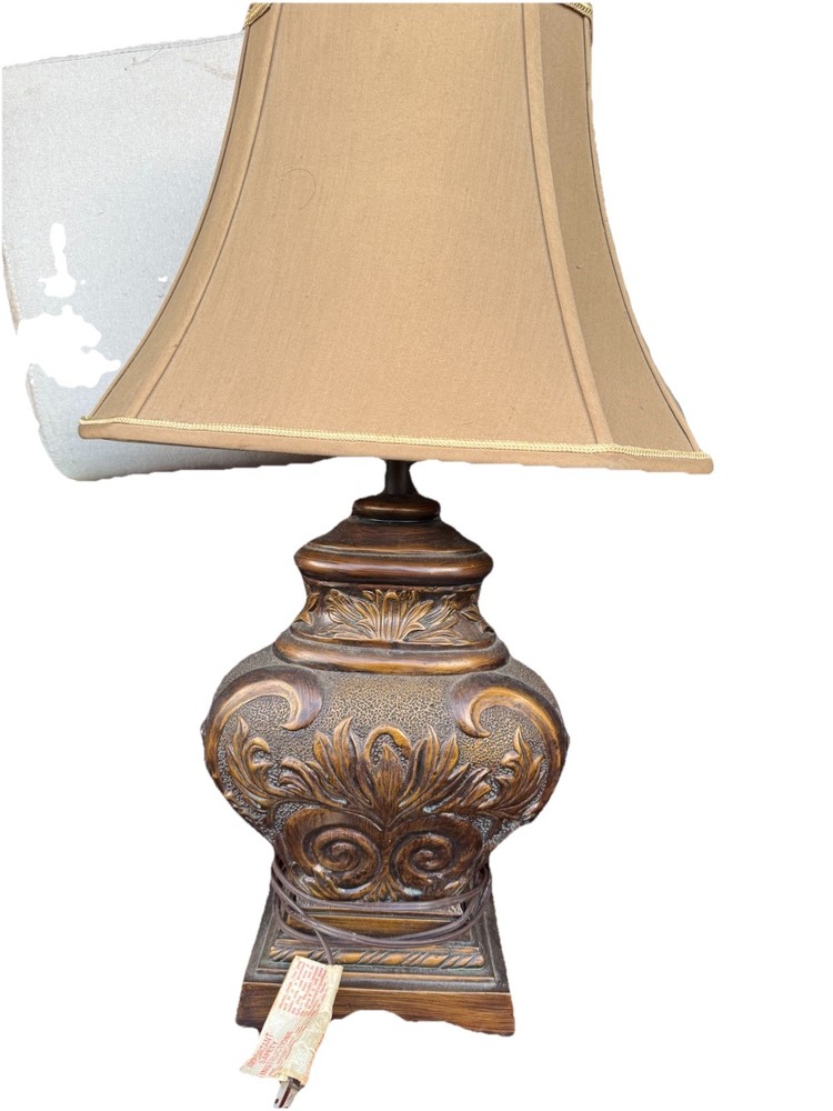 Astoria Grand lamp
