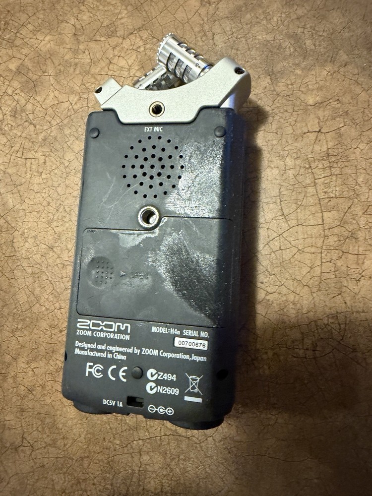 Zoom H4n Digital Handy Recorder with Case