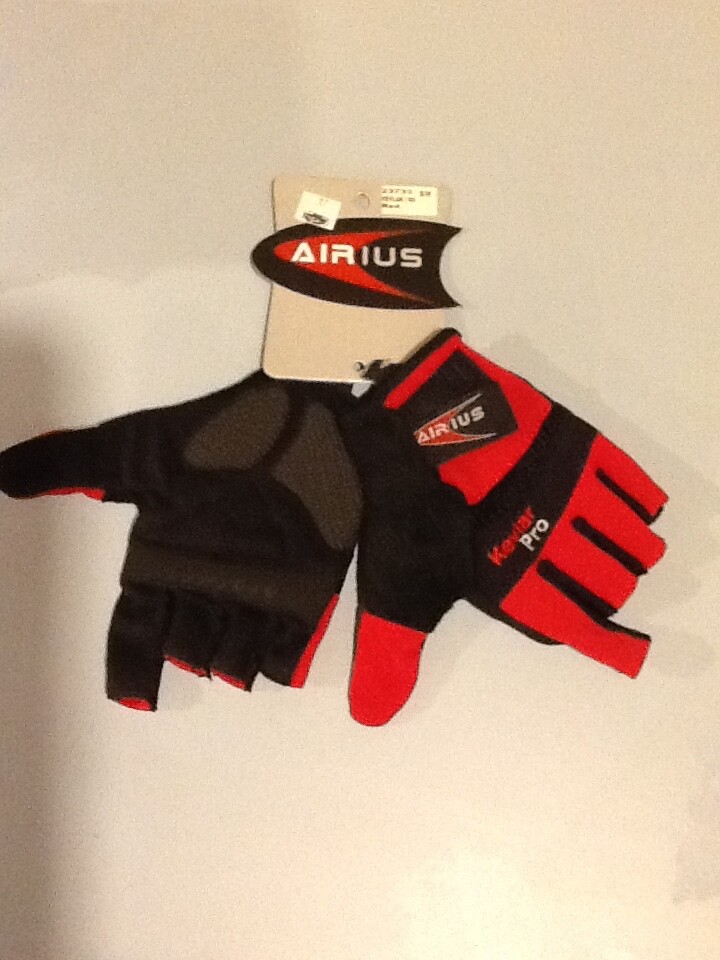 BICYCLE GLOVES 2 X SMALL.  RED NEW