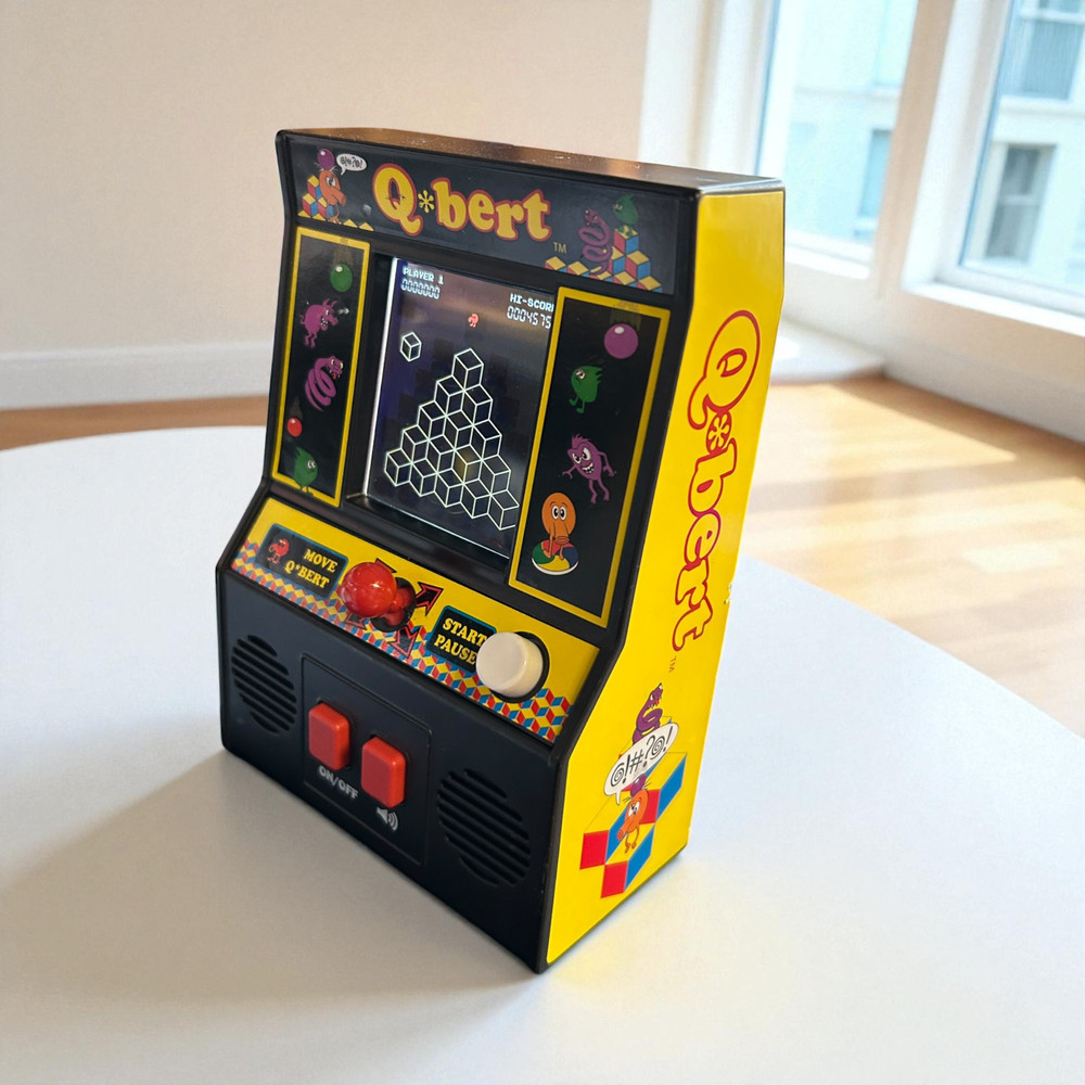 Q Bert By Basic Fun Arcade Classics - Retro Mini Arcade Game 2016 09549