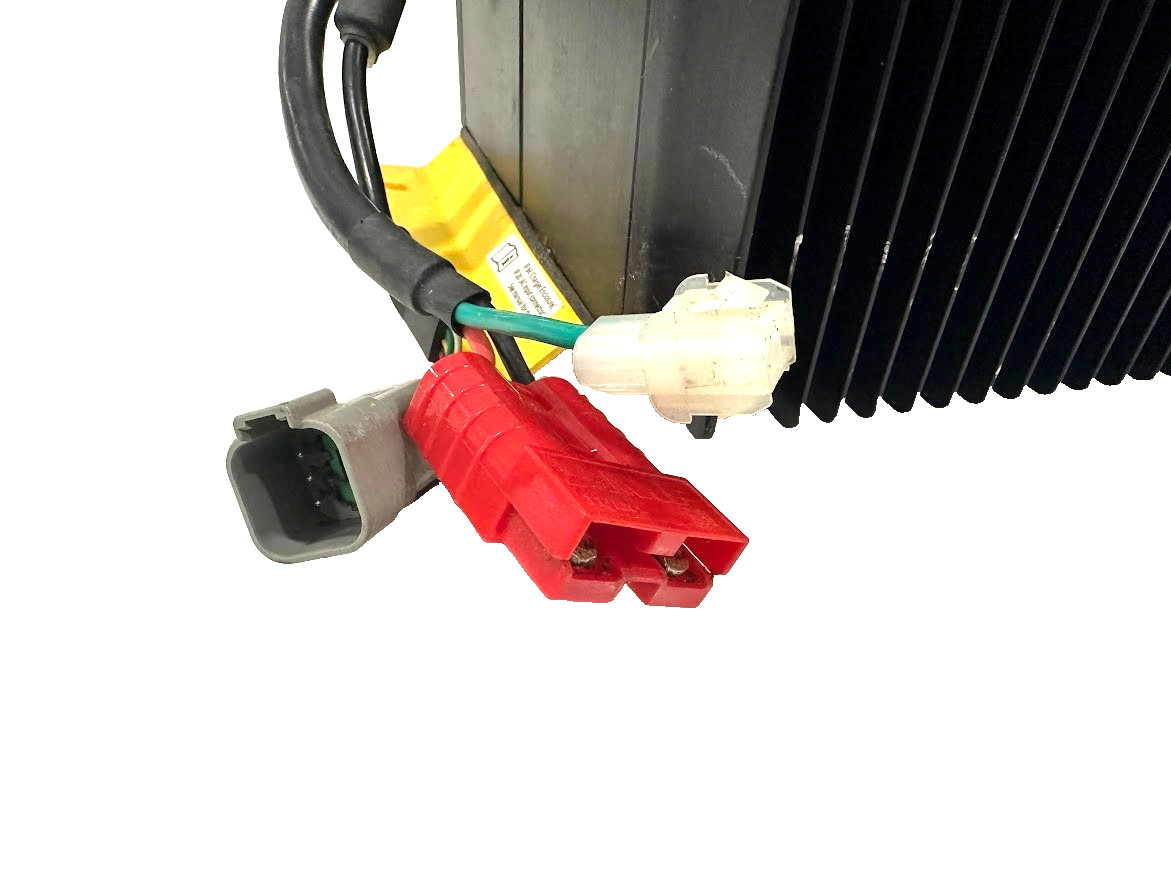 JLG BATTERY CHARGER 1001112111-1930ES 2630ES 3246ES 2030ES 2646ES PRE-OWNED 24 V