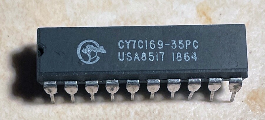Cypress 7C169-35PC 7C164 4K X 4 Static RAM - NOS