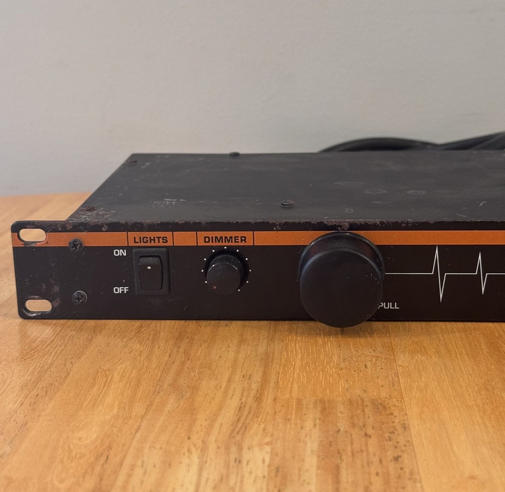 Gemini PL-90 Rack Mount Power Conditioner and Light Module (Outlets do not work)