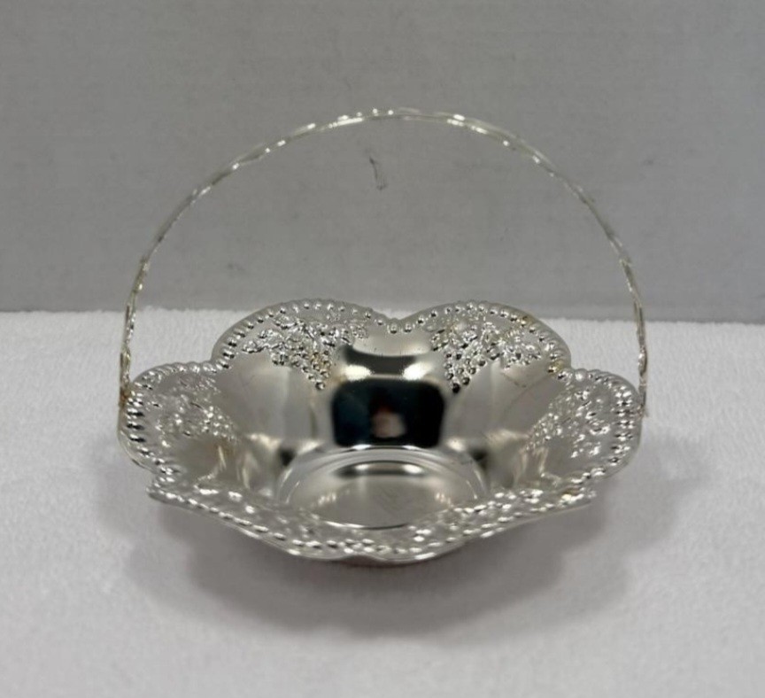 Small Genuins Silverplated Fairfield Candy Holder Plate