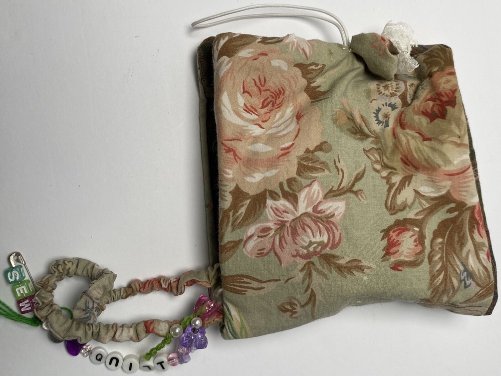 Pin cushion Needle Book Notions 59