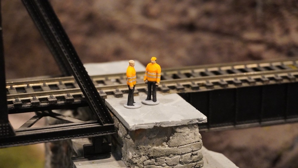 1:87 HO SCALE x60 Finished High Quality Model Train Worker Figurines.