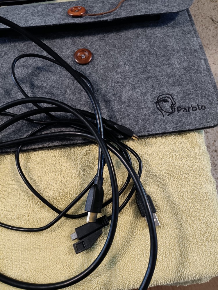 Parblo Graphics Tablet USB with Pen, Cables, and Carrying Case