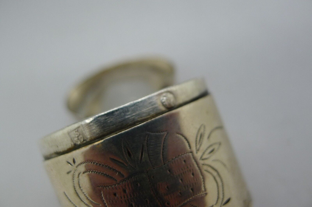 DUTCH SILVER HAT BOX SHAPED PEPPERMINT SNUFF BOX CHATELAINE FOR CHAIN RARE 1810